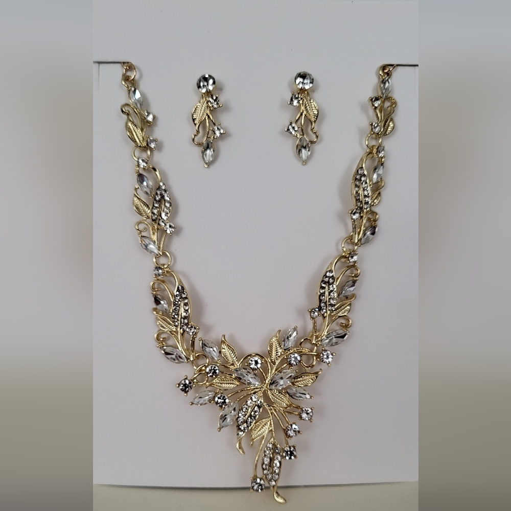 Gold-Tone Sparkle Floral and Leaf Necklace and Earrings Set Wedding Style - NWOT - Picture 2 of 7